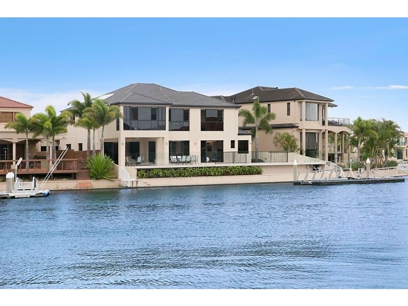 4 The Peninsula, Paradise Point QLD 4216