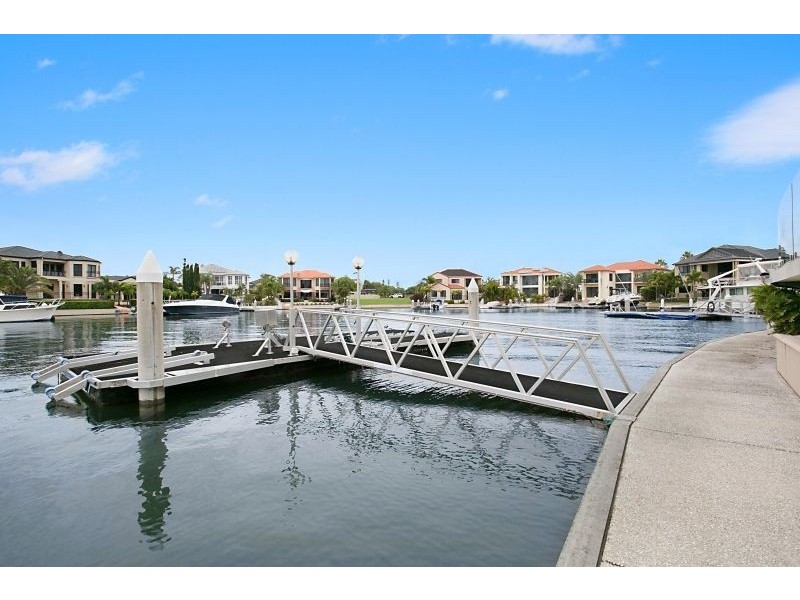 4 The Peninsula, Paradise Point QLD 4216