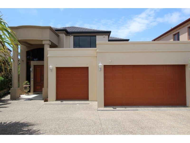 4 The Peninsula, Sovereign Islands QLD 4216