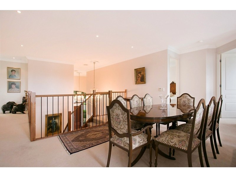 4 The Peninsula, Sovereign Islands QLD 4216