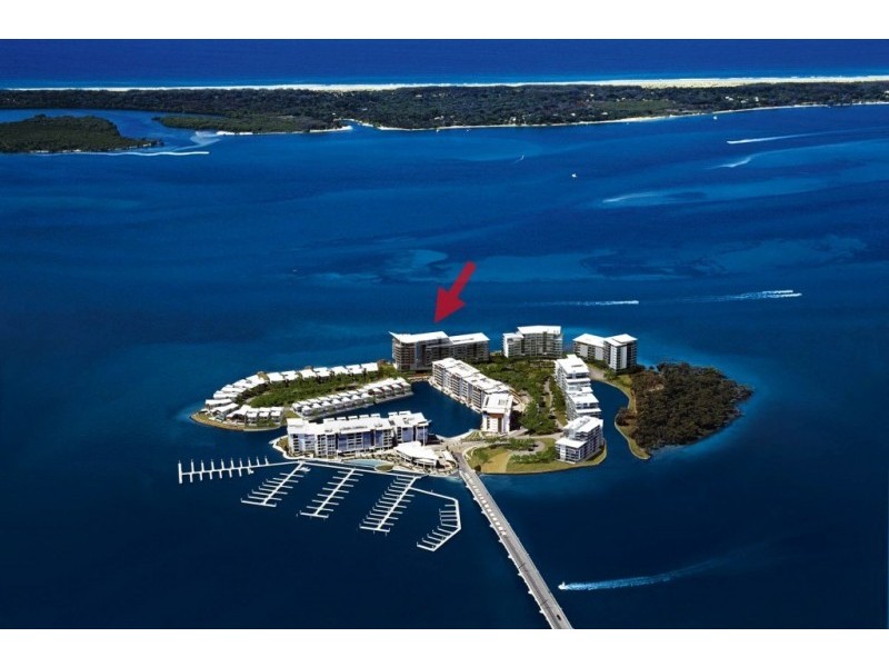 26104/2 Ephraim Island, Paradise Point QLD 4216