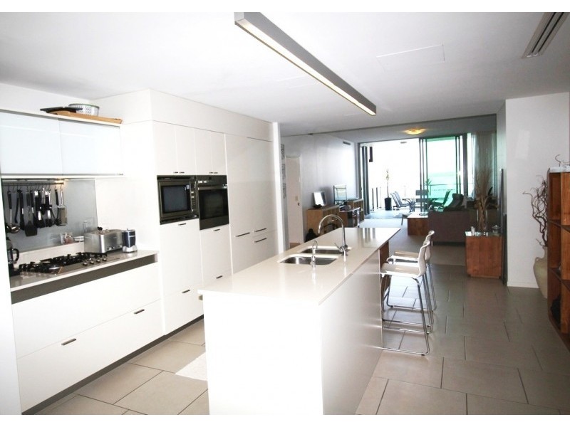 26104/2 Ephraim Island, Paradise Point QLD 4216