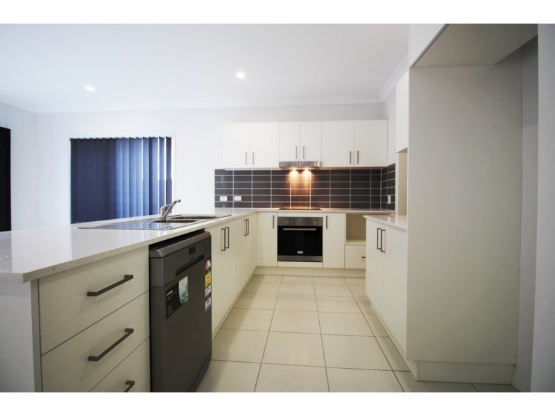 25 Mountain View Parade – Riverstone Crossing, Upper Coomera QLD 4209