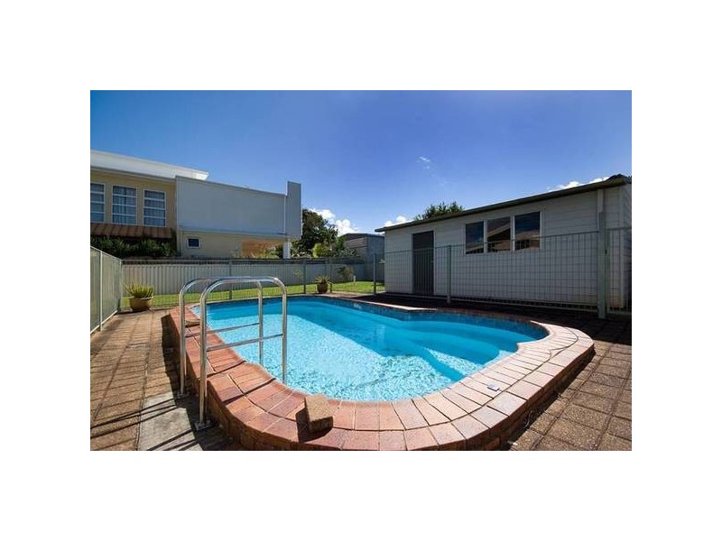 27 Nankeen Avenue, Paradise Point QLD 4216