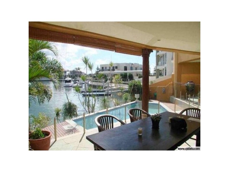 10 Parklane Drive, Sovereign Islands QLD 4216