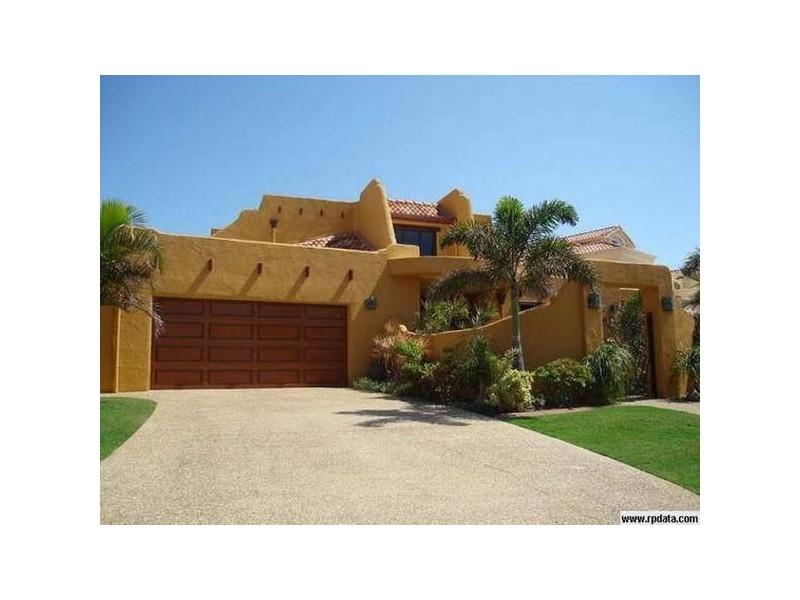 10 Parklane Drive, Sovereign Islands QLD 4216