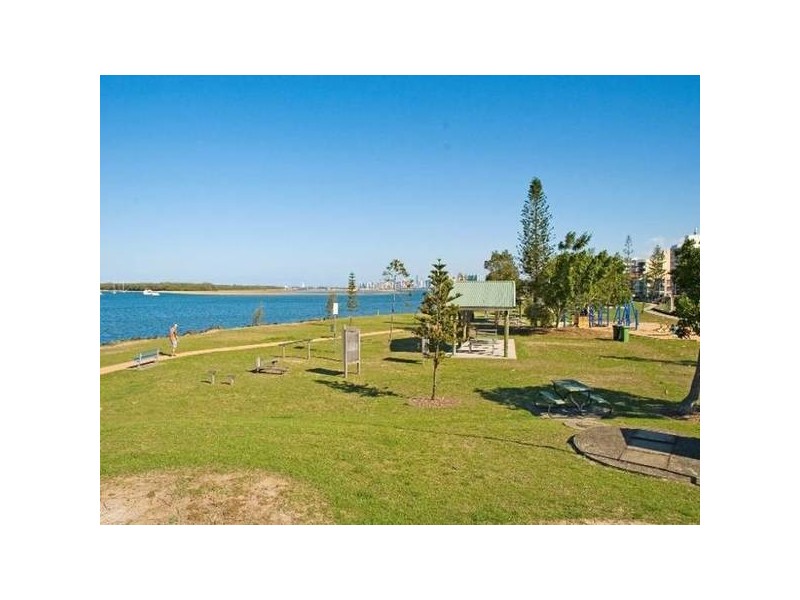 28 Longboat Drive, Biggera Waters QLD 4216