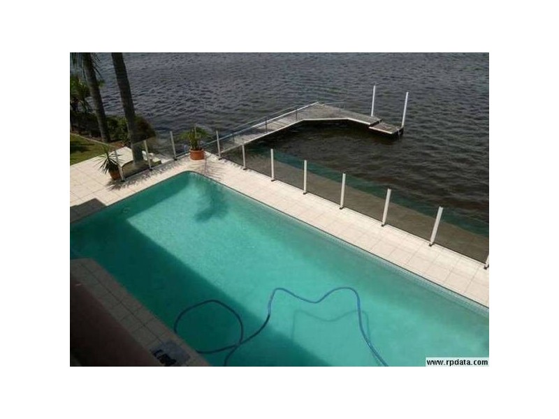 28 Longboat Drive, Biggera Waters QLD 4216