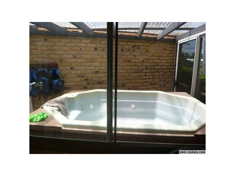 28 Longboat Drive, Biggera Waters QLD 4216