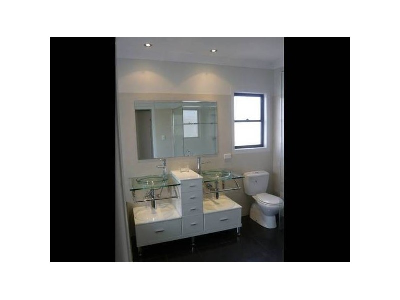 2/40 Bayview Street, Runaway Bay QLD 4216