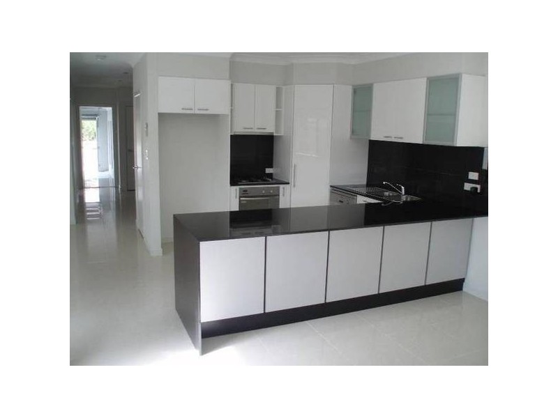 2/40 Bayview Street, Runaway Bay QLD 4216