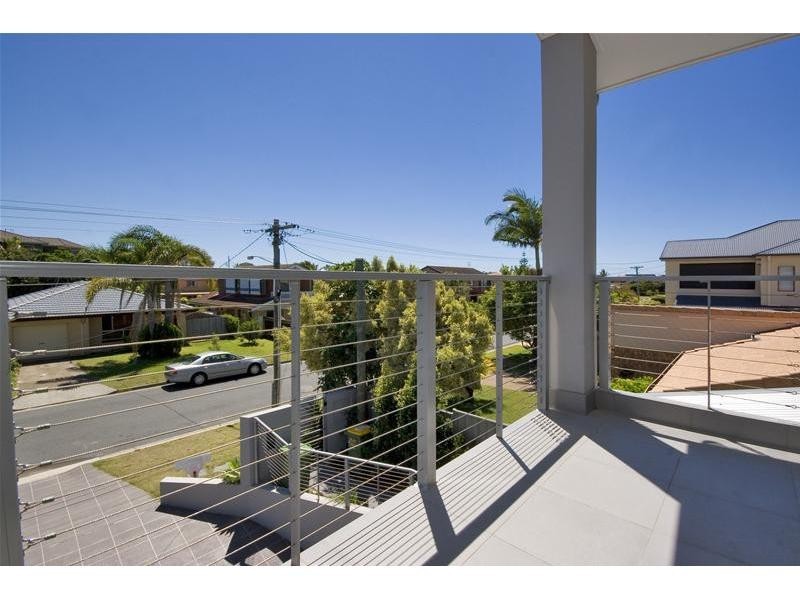 1/32 Shoveller Avenue, Paradise Point QLD 4216