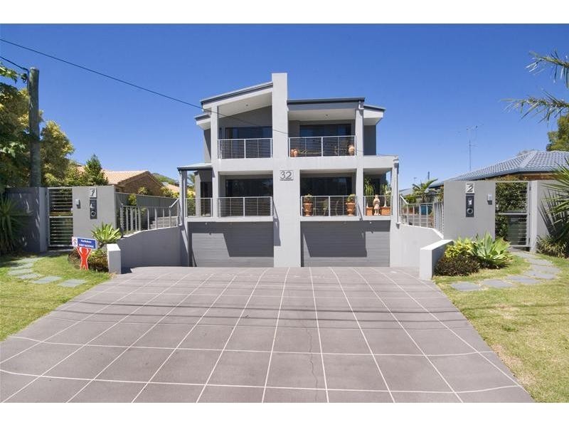 1/32 Shoveller Avenue, Paradise Point QLD 4216