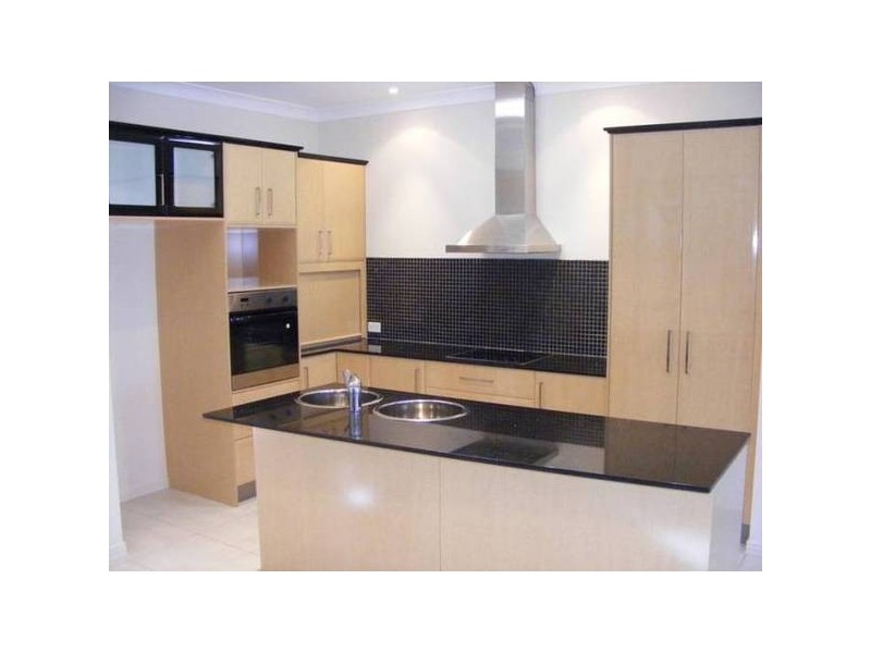 20 Killowill Ave, Paradise Point QLD 4216