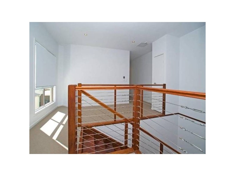 2/3 Nankeen Ave, Paradise Point QLD 4216