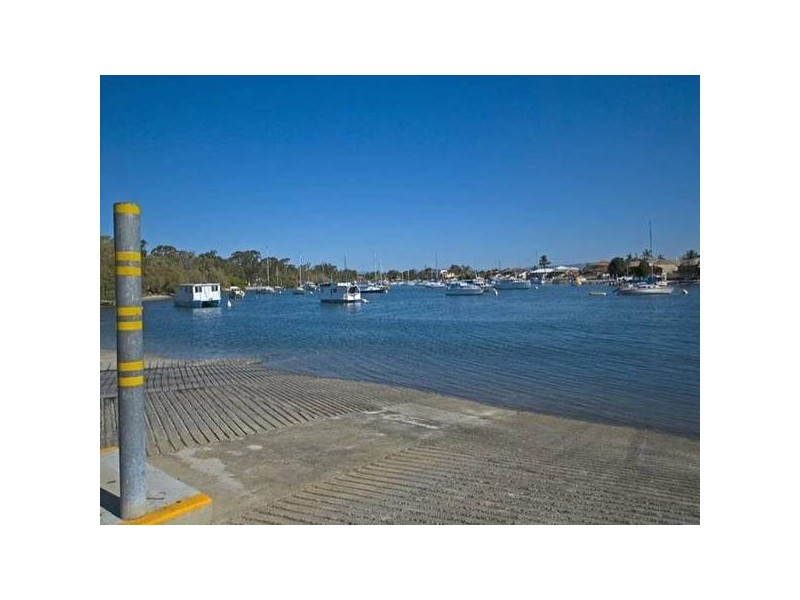 2/3 Nankeen Ave, Paradise Point QLD 4216