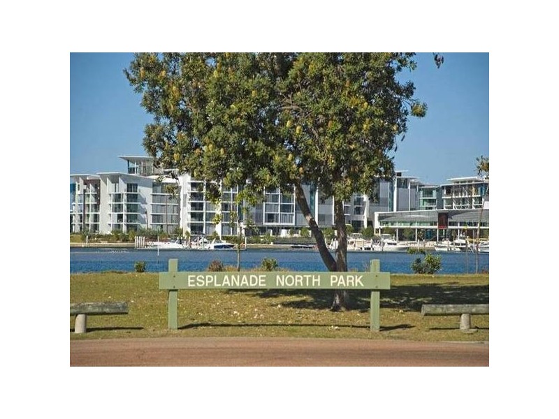 2/3 Nankeen Ave, Paradise Point QLD 4216