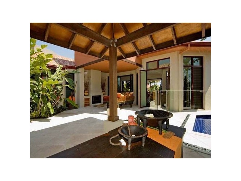 2164 Beaufort Way, Hope Island QLD 4212