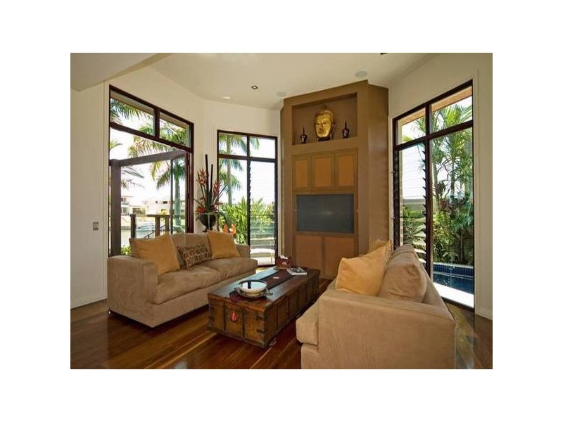 2164 Beaufort Way, Hope Island QLD 4212