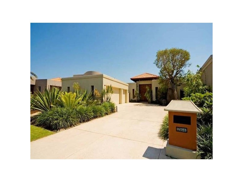 2164 Beaufort Way, Hope Island QLD 4212