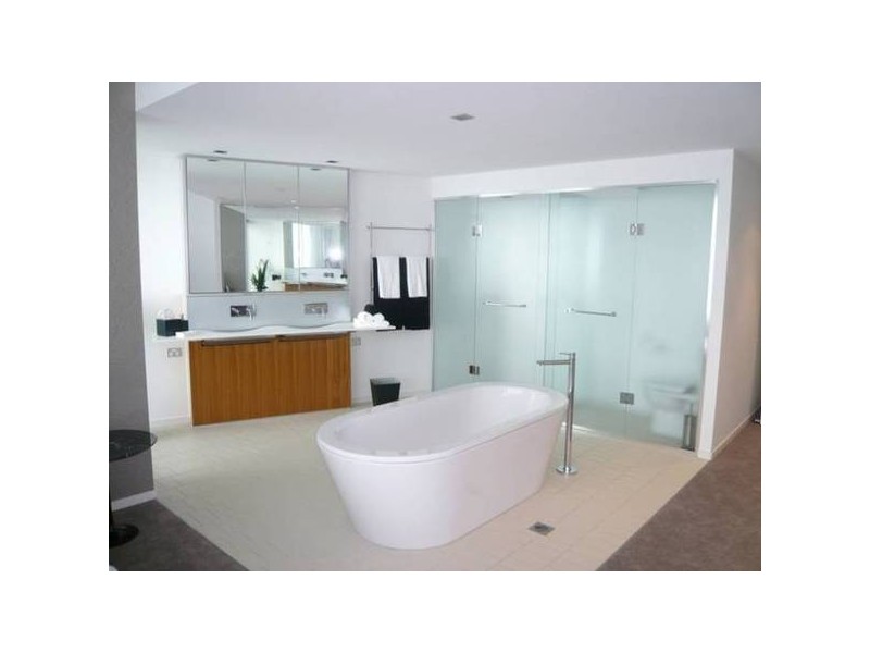 27103 Ephraim Island, Paradise Point QLD 4216