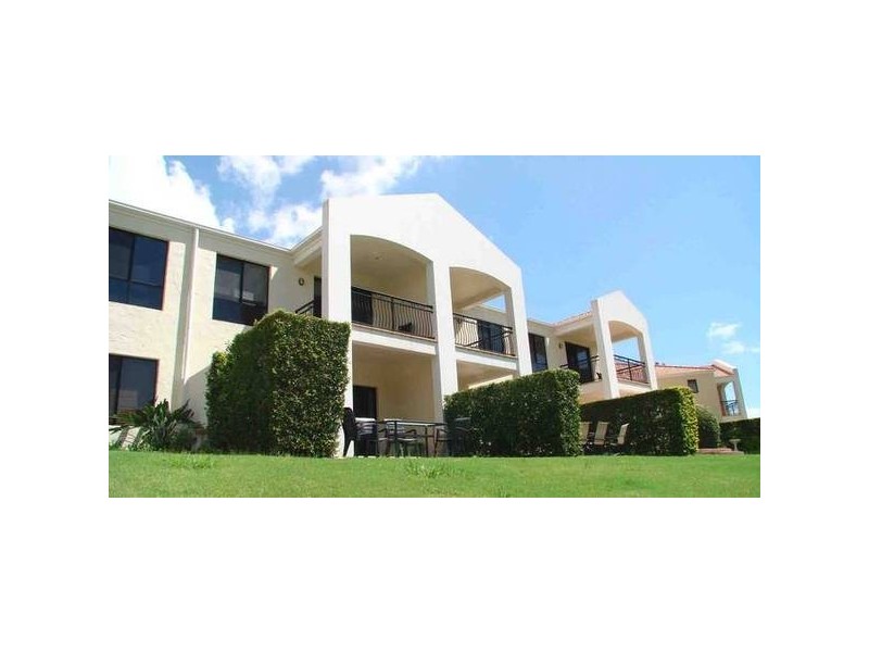 8884 Magnolia Drive, Hope Island QLD 4212