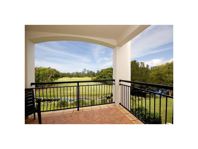 8884 Magnolia Drive, Hope Island QLD 4212