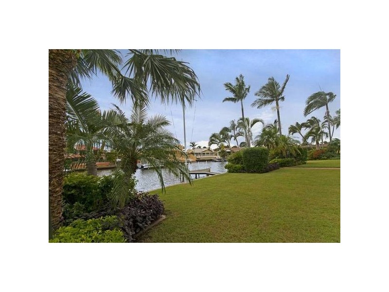 11 Kikori Crescent, Runaway Bay QLD 4216