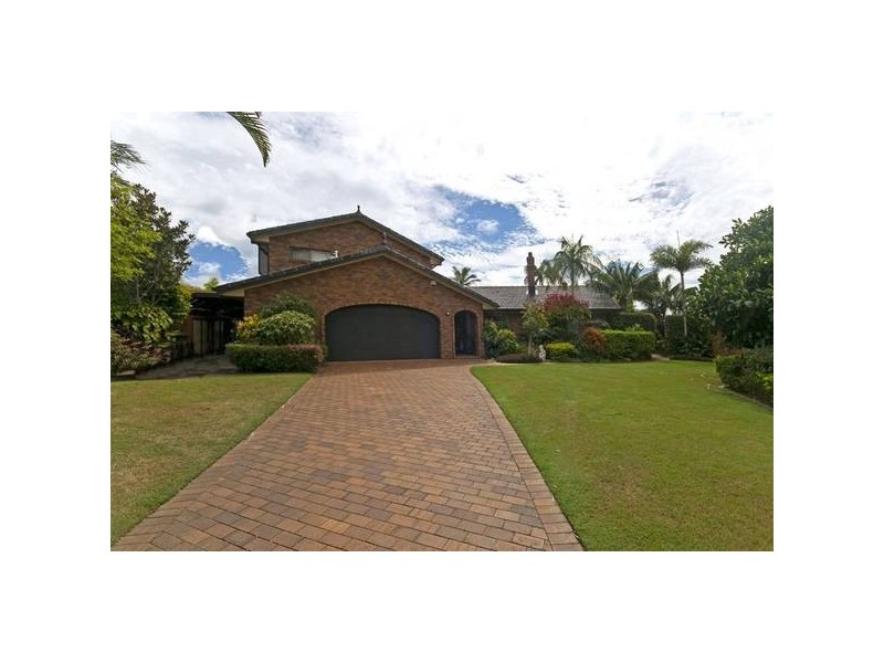 11 Kikori Crescent, Runaway Bay QLD 4216