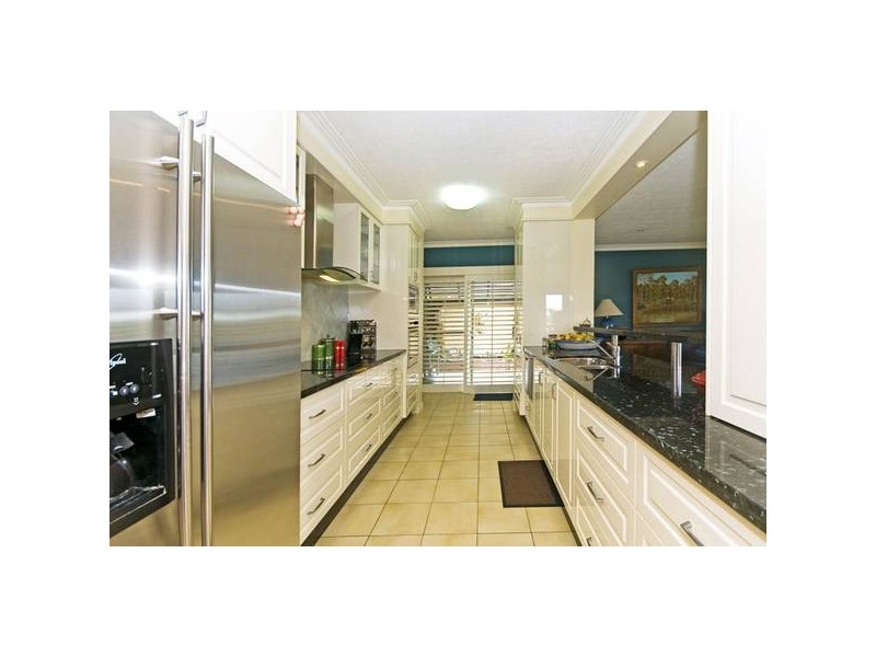 11 Kikori Crescent, Runaway Bay QLD 4216