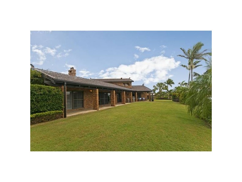 11 Kikori Crescent, Runaway Bay QLD 4216