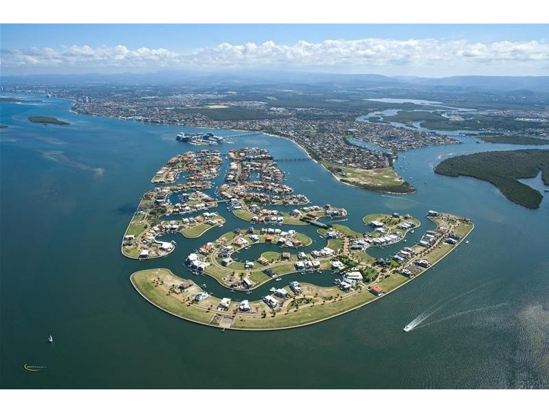 Sovereign Islands QLD 4216