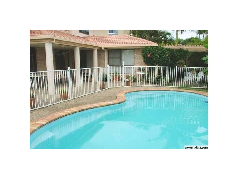 1 Cayman Court, Runaway Bay QLD 4216