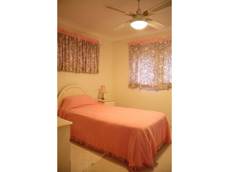 1 Cayman Court, Runaway Bay QLD 4216