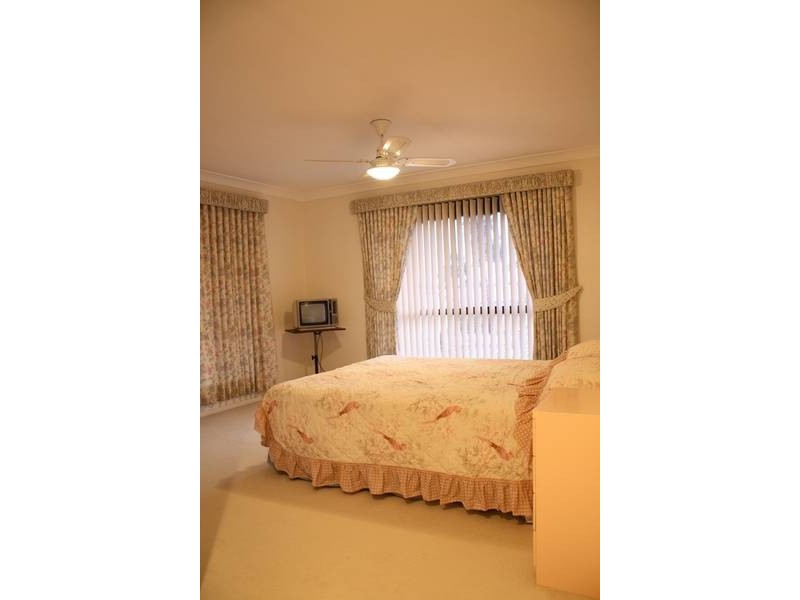 1 Cayman Court, Runaway Bay QLD 4216