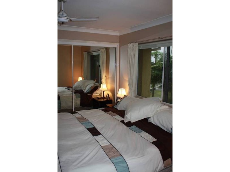 13/65 Bayview Street, Runaway Bay QLD 4216