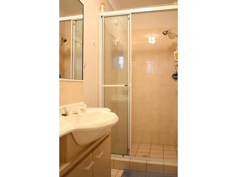 13/65 Bayview Street, Runaway Bay QLD 4216