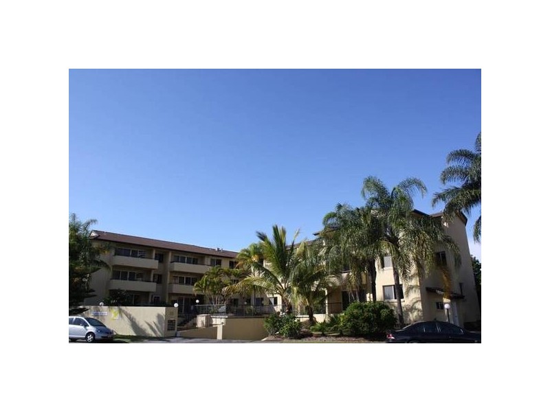 13/65 Bayview Street, Runaway Bay QLD 4216