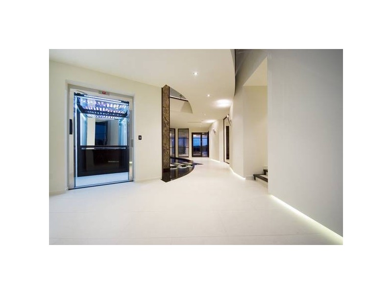 48 Knightsbridge Parade, Sovereign Islands QLD 4216