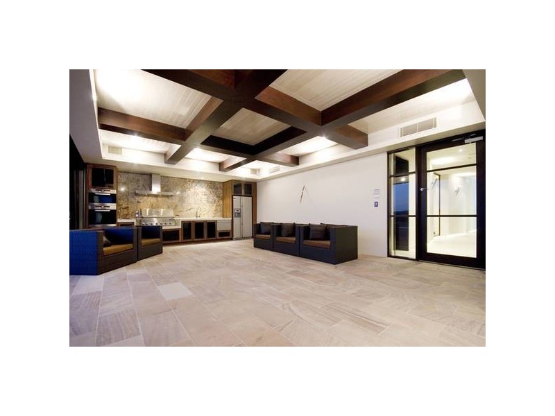 48 Knightsbridge Parade, Sovereign Islands QLD 4216