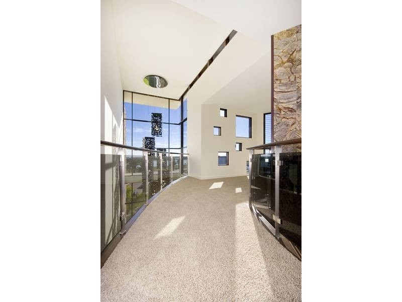 48 Knightsbridge Parade, Sovereign Islands QLD 4216