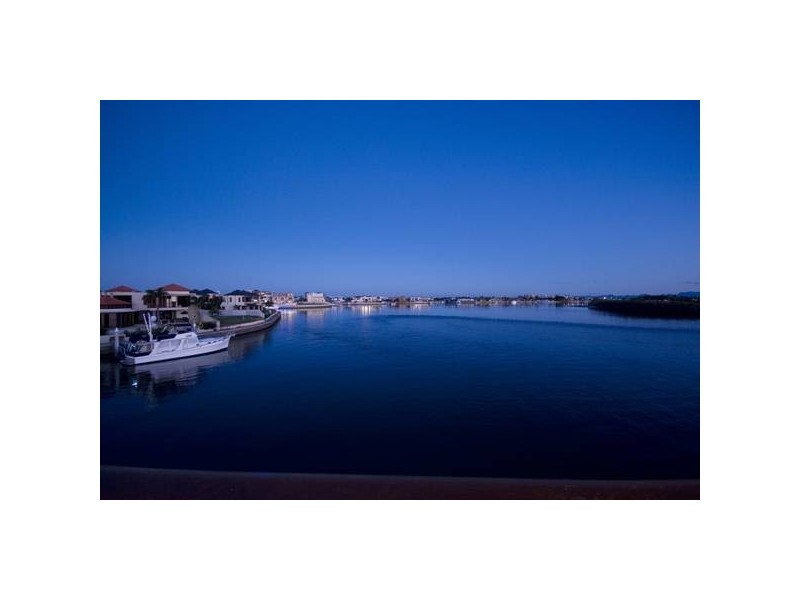 48 Knightsbridge Parade, Sovereign Islands QLD 4216