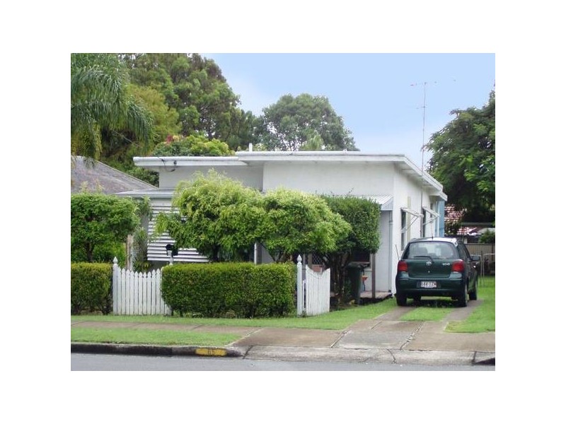 65 Central Street, Labrador QLD 4215