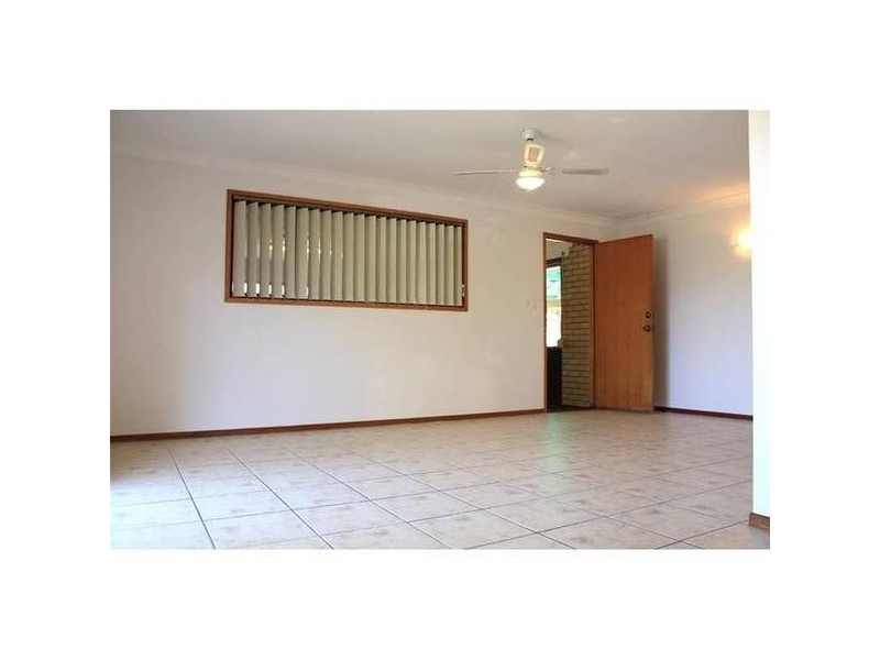 13 Robin Avenue, Paradise Point QLD 4216