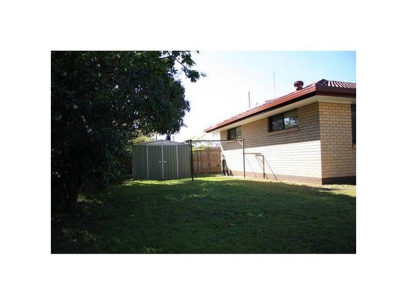 13 Robin Avenue, Paradise Point QLD 4216