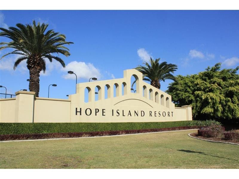 21 Peter Senior Drive, Hope Island QLD 4212