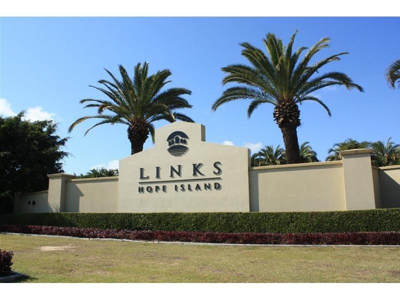 21 Peter Senior Drive, Hope Island QLD 4212