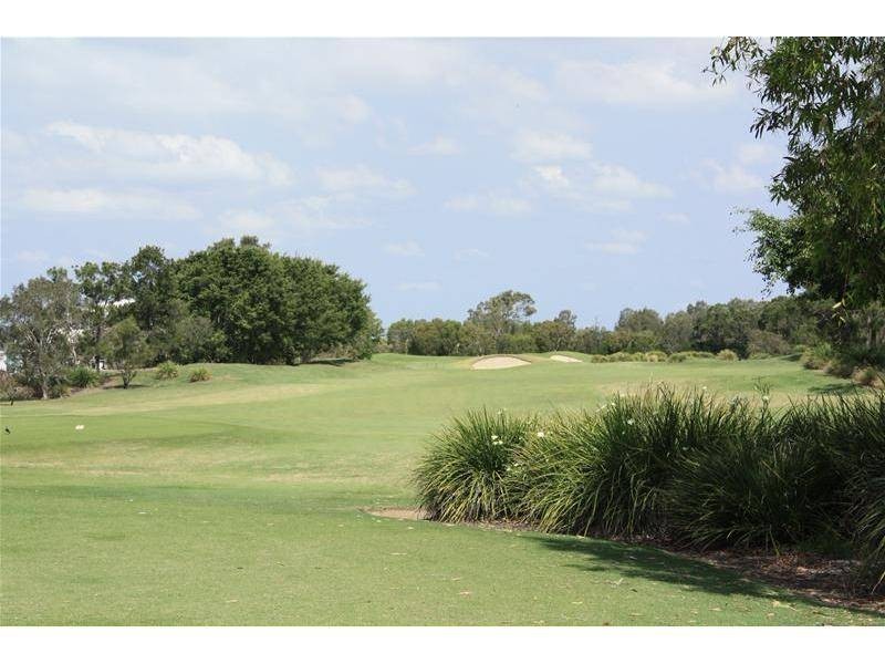21 Peter Senior Drive, Hope Island QLD 4212
