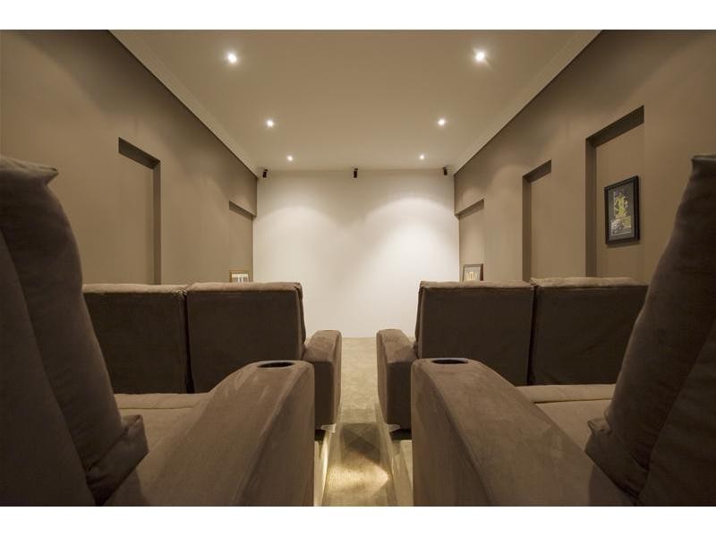 11 Excalibur Court, Sovereign Islands QLD 4216