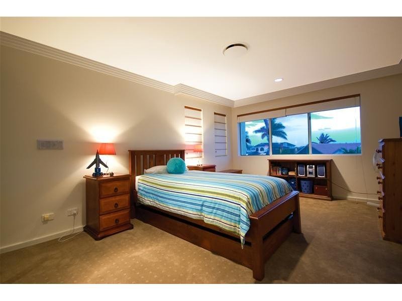 11 Excalibur Court, Sovereign Islands QLD 4216